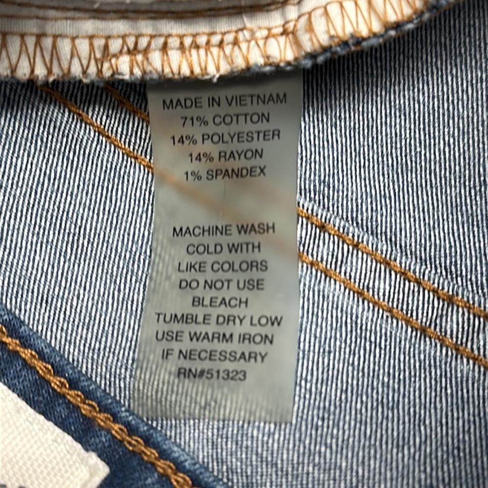 Comfortable, Soft Material Jeans - image 6